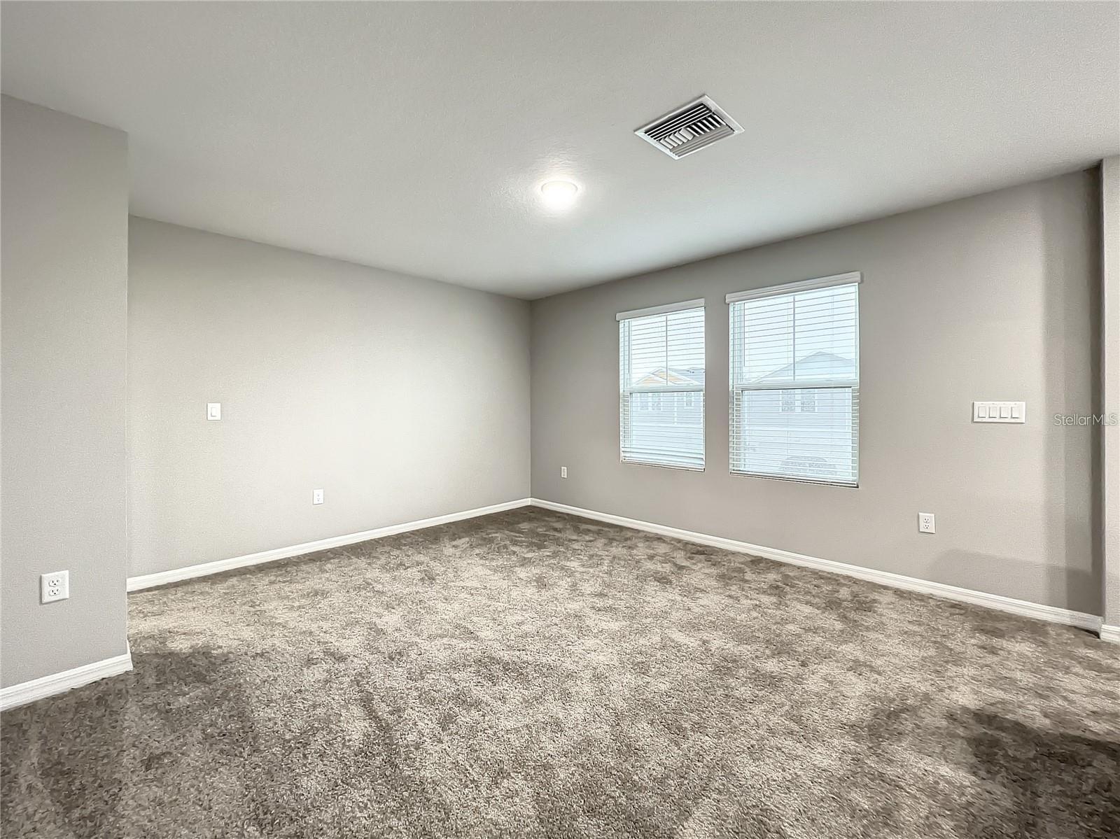 PASADENA POINT PHASE 1 PB 88 PG 29 BLOCK 5 LOT 16 - Residential