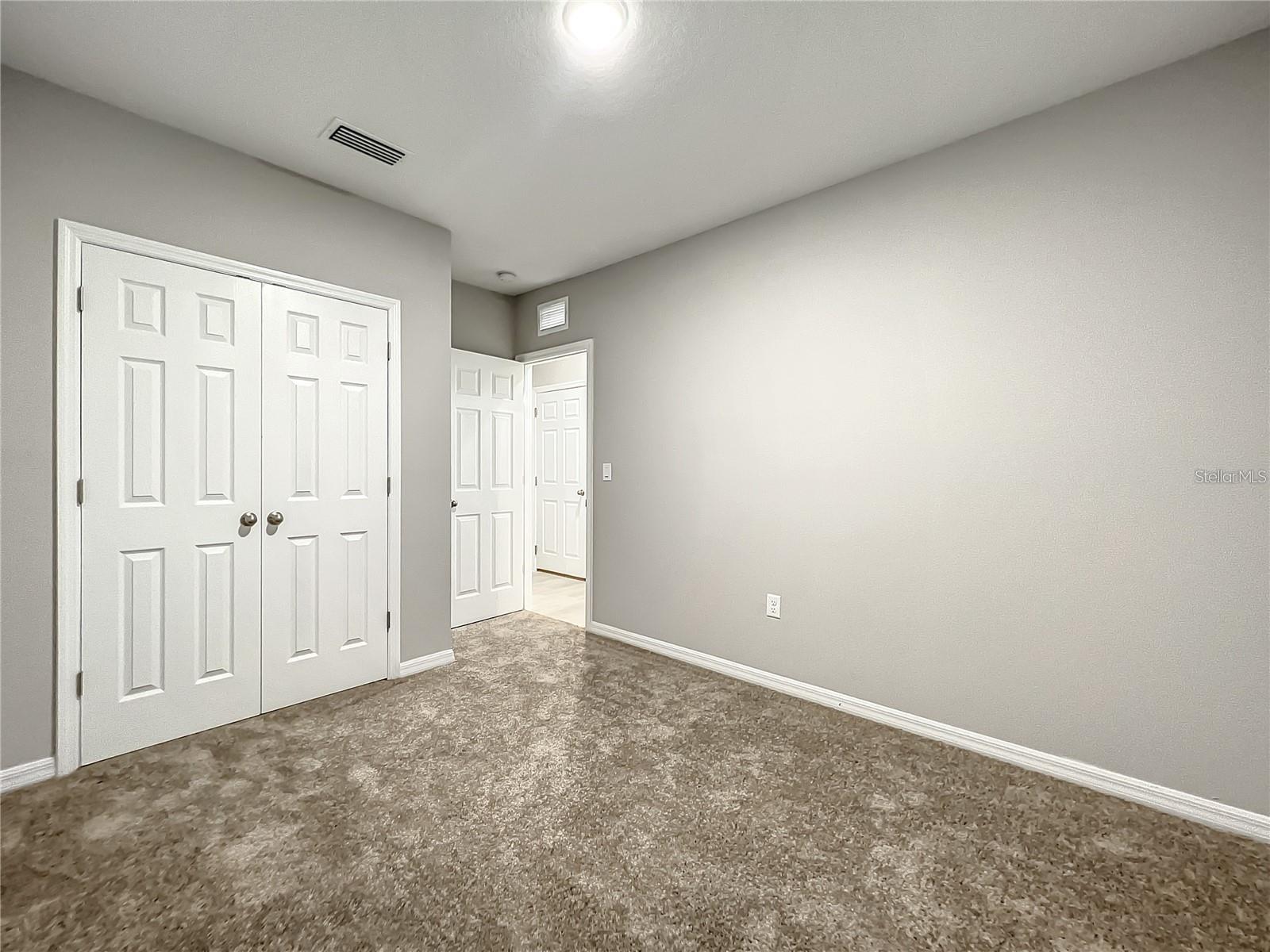 PASADENA POINT PHASE 1 PB 88 PG 29 BLOCK 5 LOT 16 - Residential