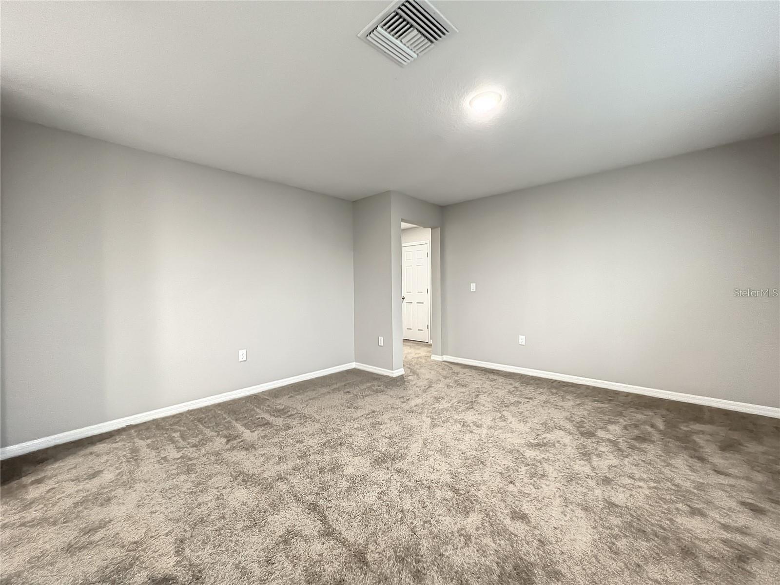 PASADENA POINT PHASE 1 PB 88 PG 29 BLOCK 5 LOT 16 - Residential