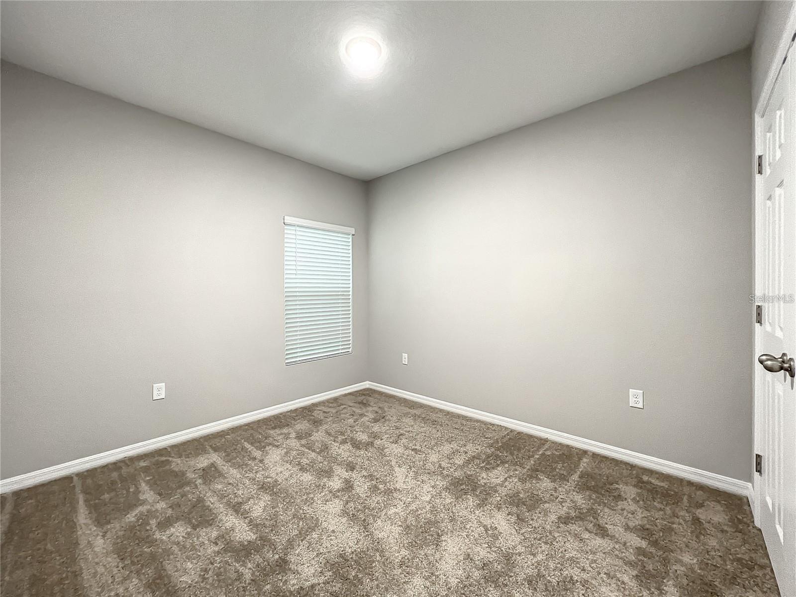 PASADENA POINT PHASE 1 PB 88 PG 29 BLOCK 5 LOT 16 - Residential