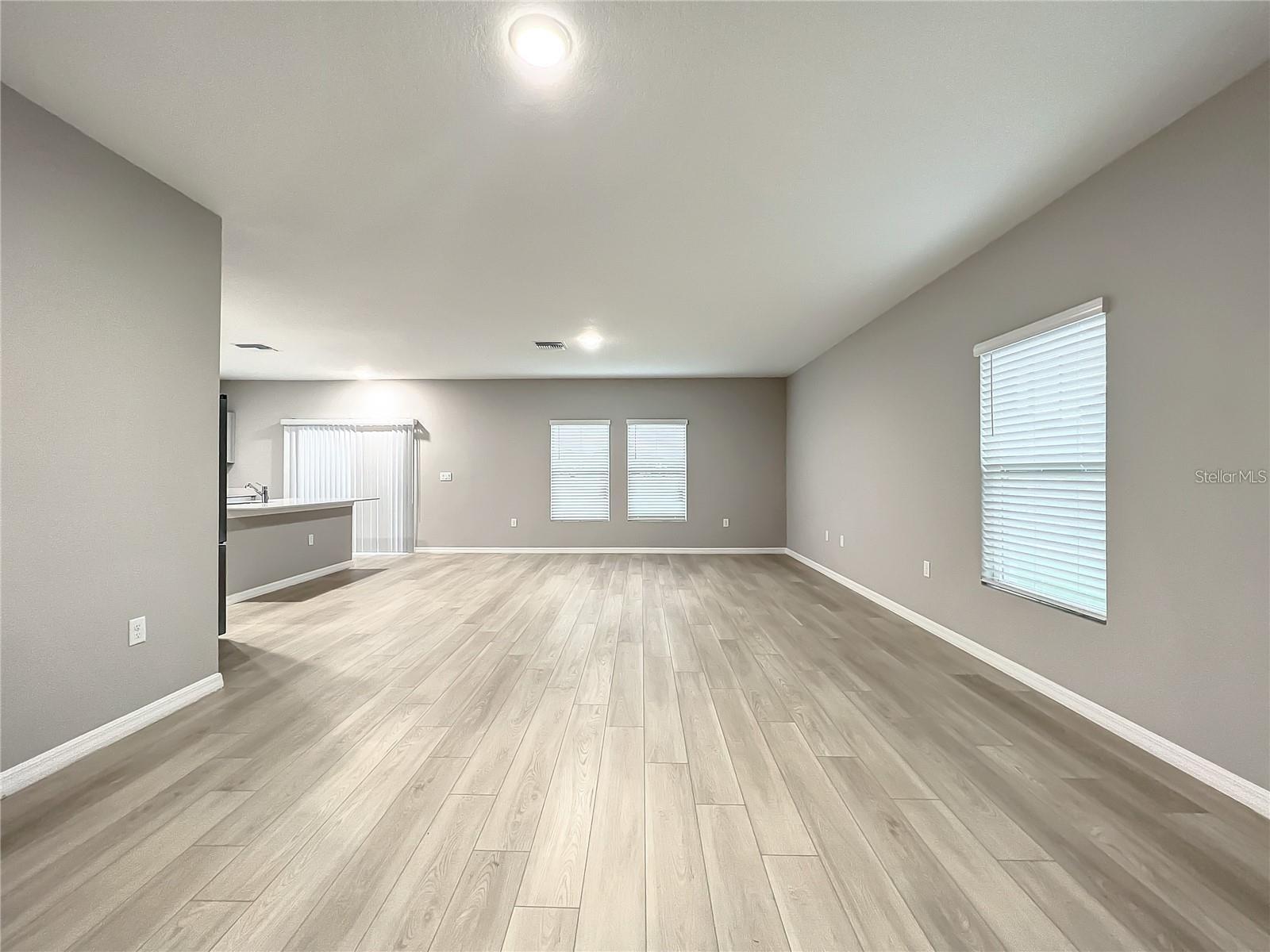 PASADENA POINT PHASE 1 PB 88 PG 29 BLOCK 5 LOT 16 - Residential