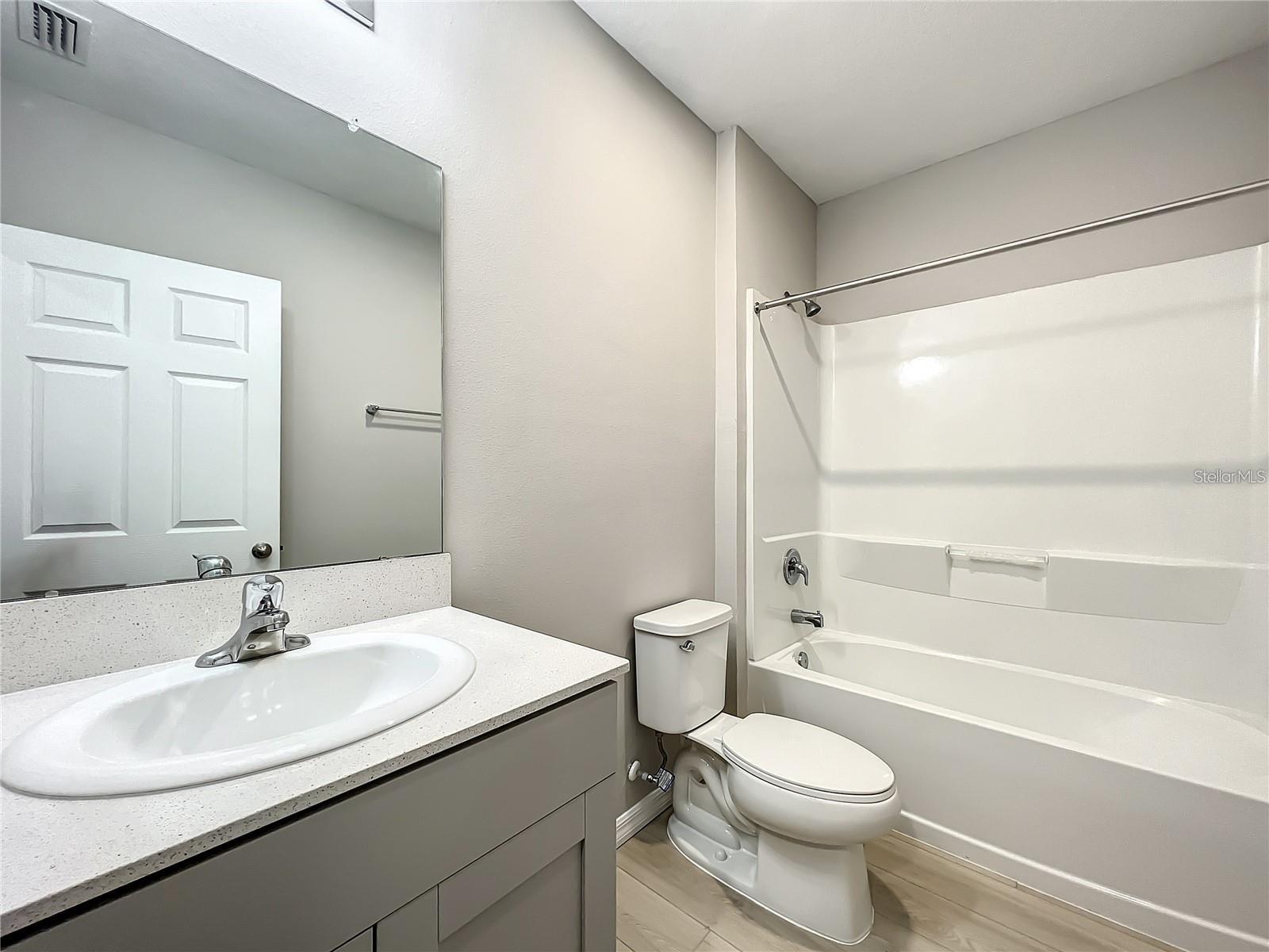 PASADENA POINT PHASE 1 PB 88 PG 29 BLOCK 5 LOT 16 - Residential