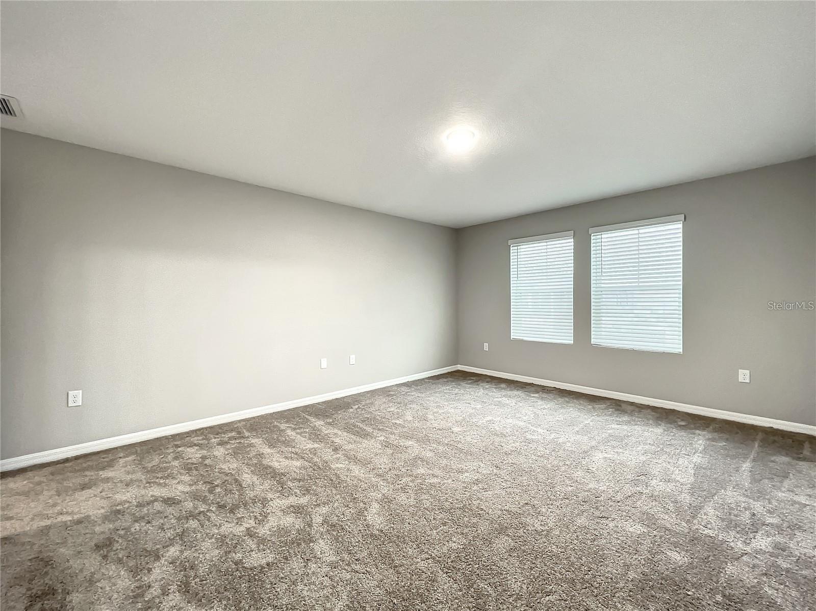 PASADENA POINT PHASE 1 PB 88 PG 29 BLOCK 5 LOT 16 - Residential