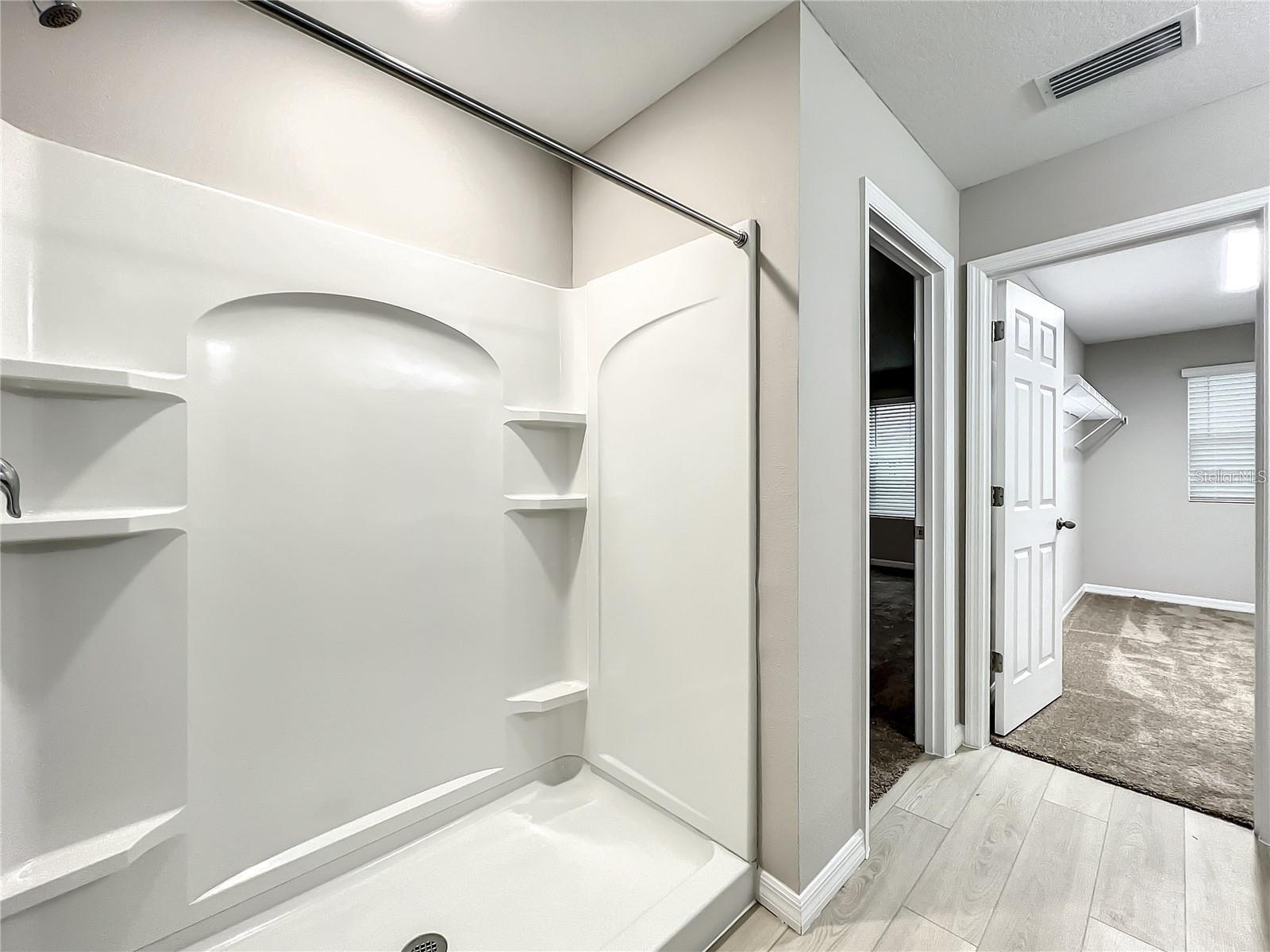 PASADENA POINT PHASE 1 PB 88 PG 29 BLOCK 5 LOT 16 - Residential