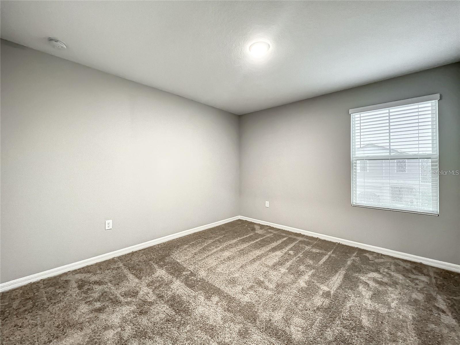 PASADENA POINT PHASE 1 PB 88 PG 29 BLOCK 5 LOT 16 - Residential