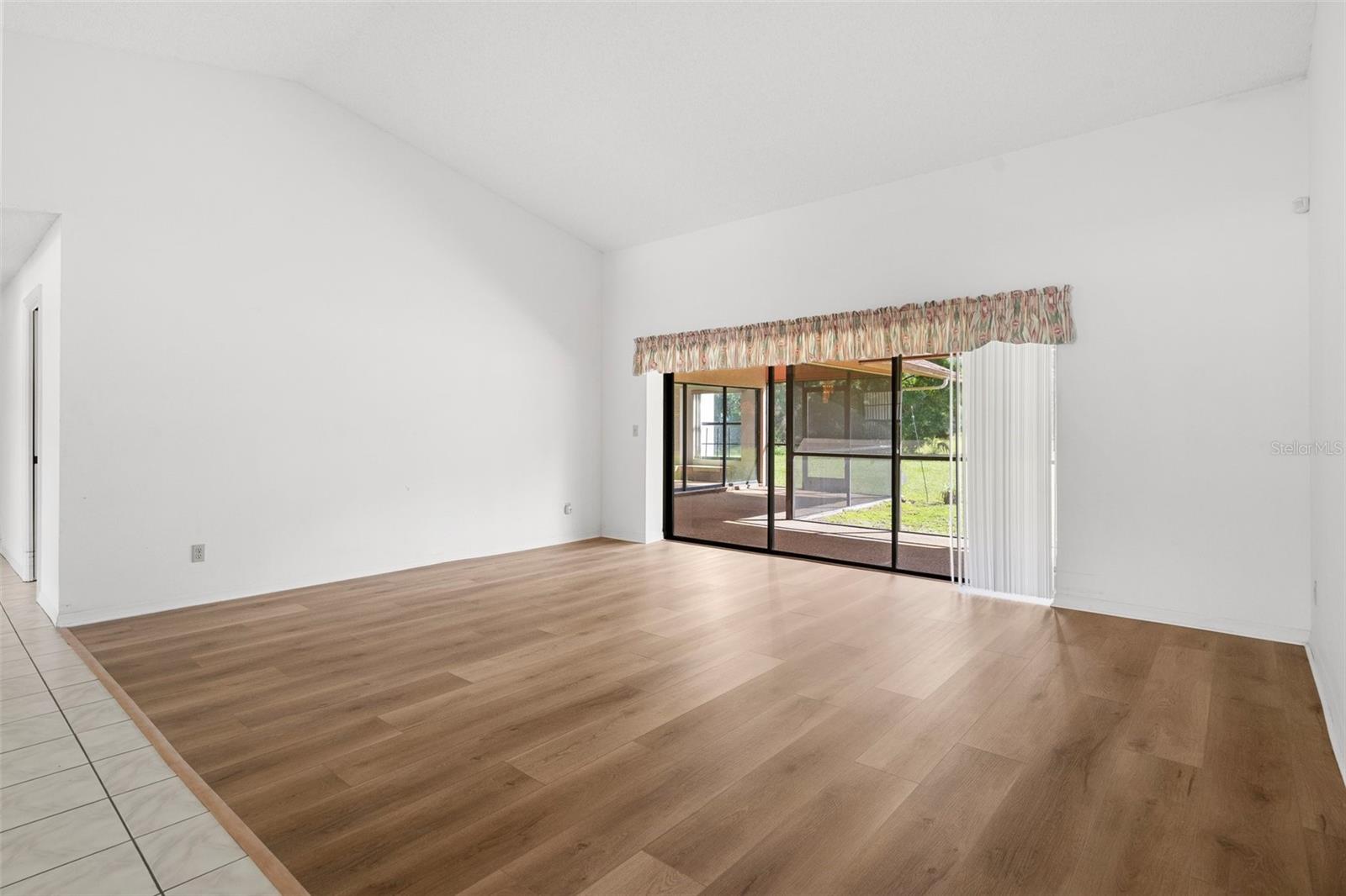 TAMPA PALMS UNIT 3 REP OF - Residential