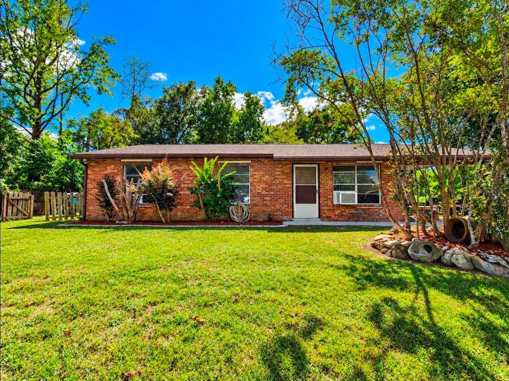 Photo of 2274 NE 54th Place, Ocala, FL 34479 (MLS # OM734612)