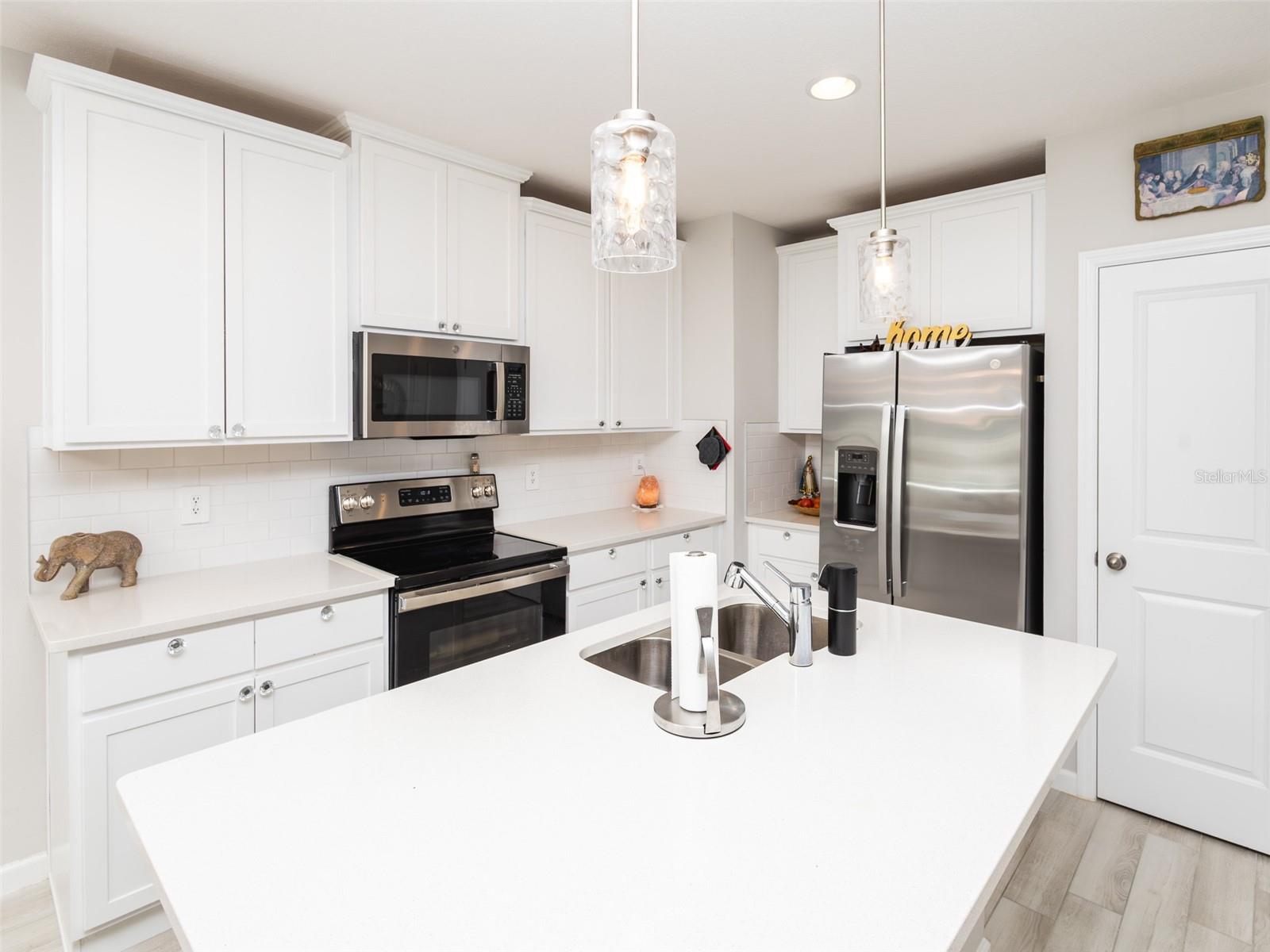 TOWNS AT LAKE MONROE COMMONS - Residential