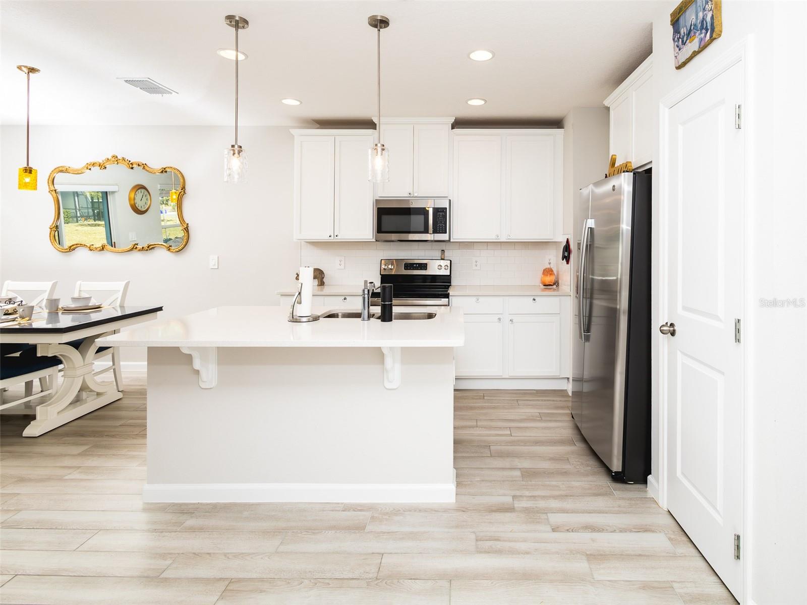 TOWNS AT LAKE MONROE COMMONS - Residential