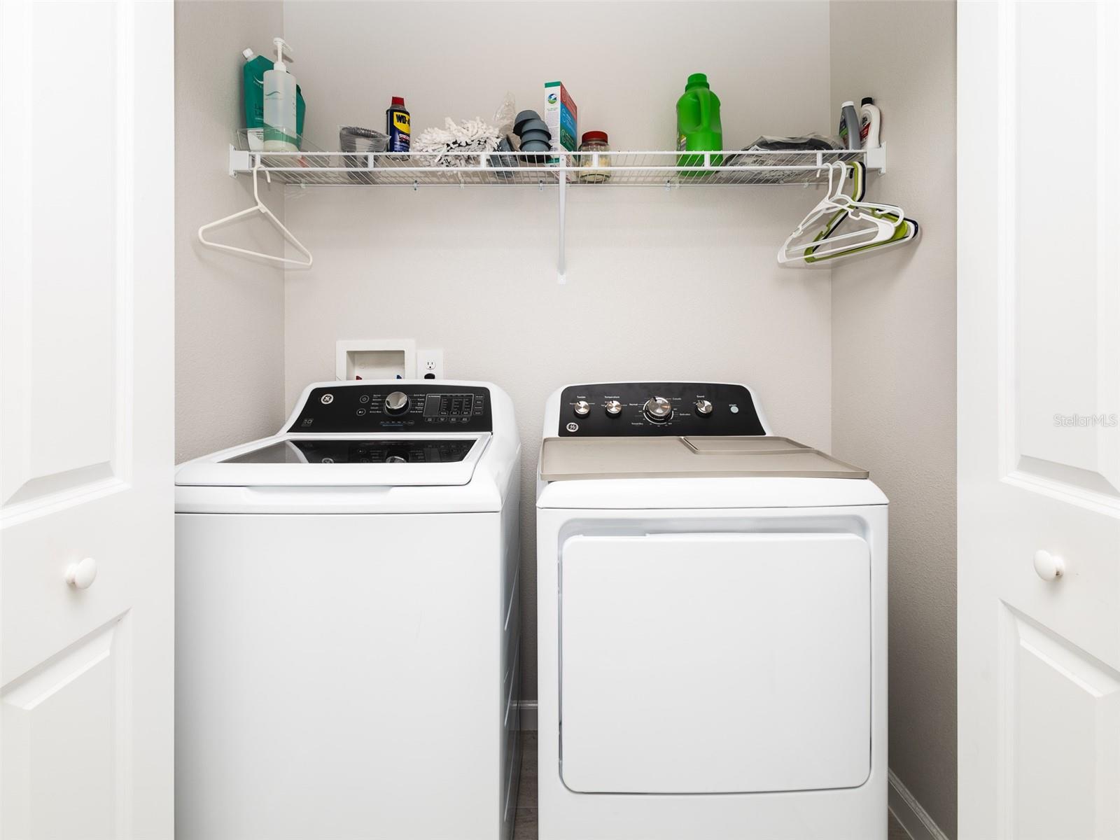 TOWNS AT LAKE MONROE COMMONS - Residential