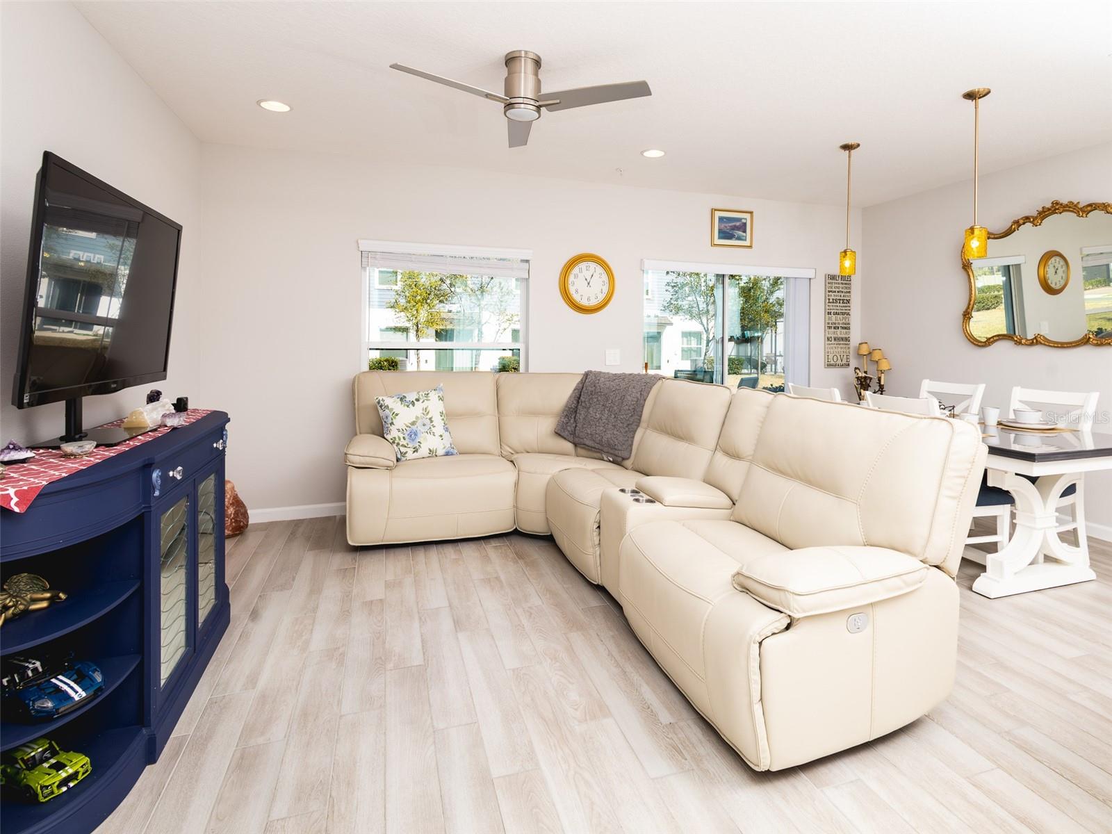 152 CAPE HONEYSUCKLE PLACE