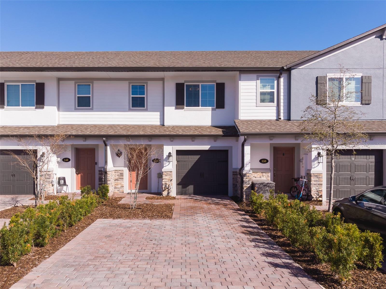 TOWNS AT LAKE MONROE COMMONS - Residential