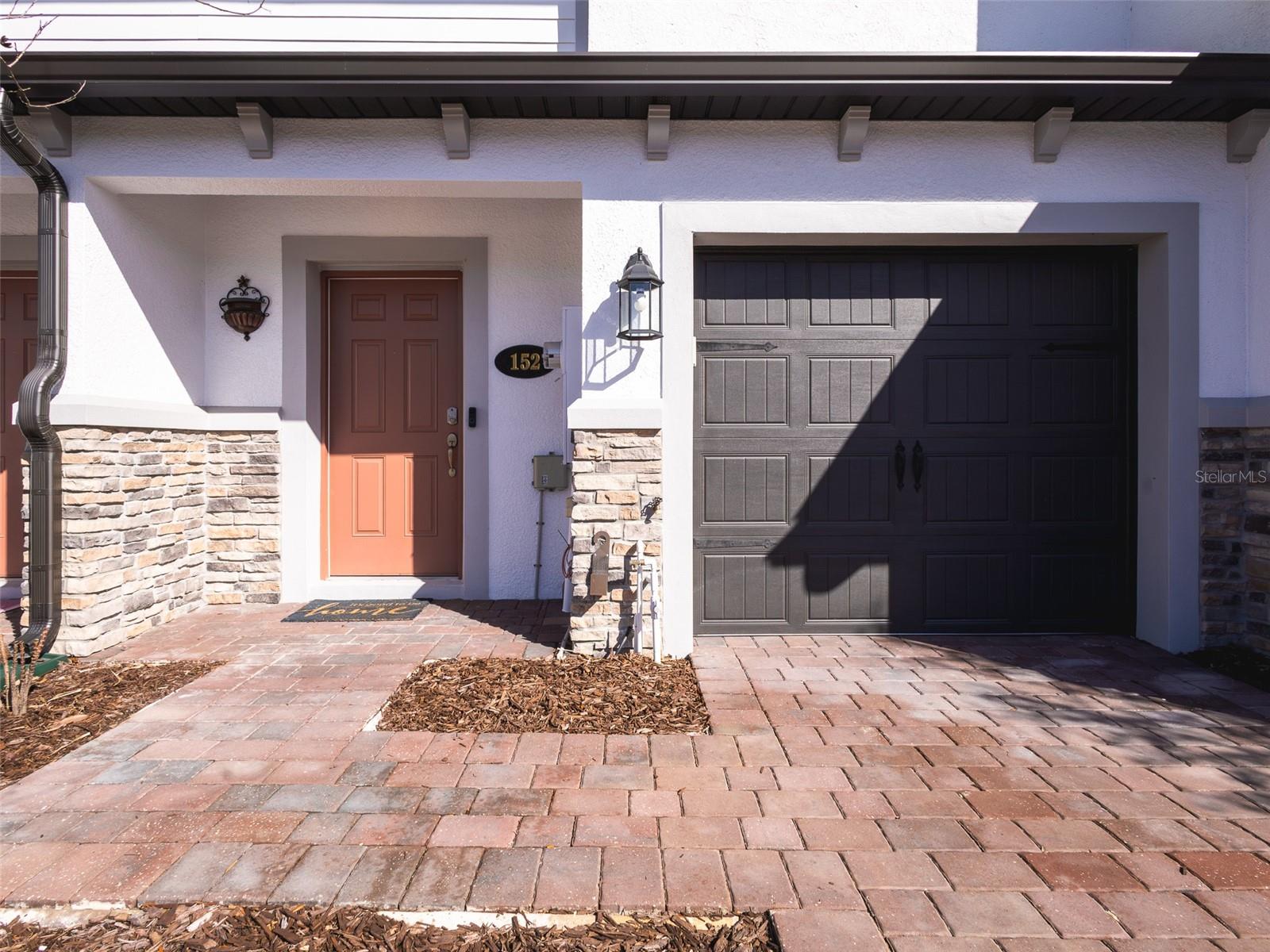 TOWNS AT LAKE MONROE COMMONS - Residential