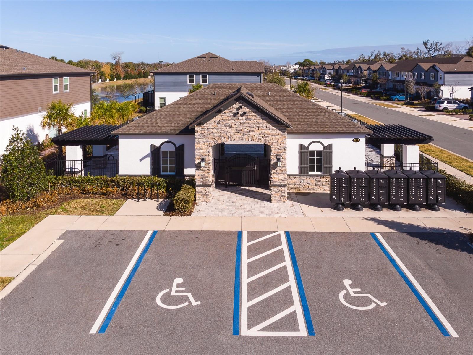 TOWNS AT LAKE MONROE COMMONS - Residential