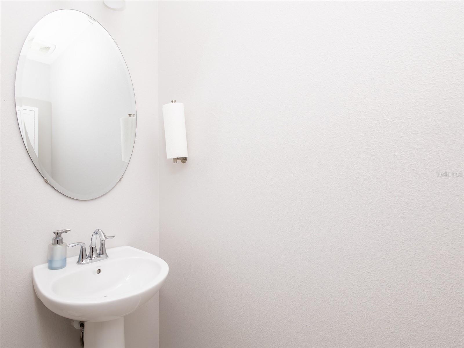 TOWNS AT LAKE MONROE COMMONS - Residential