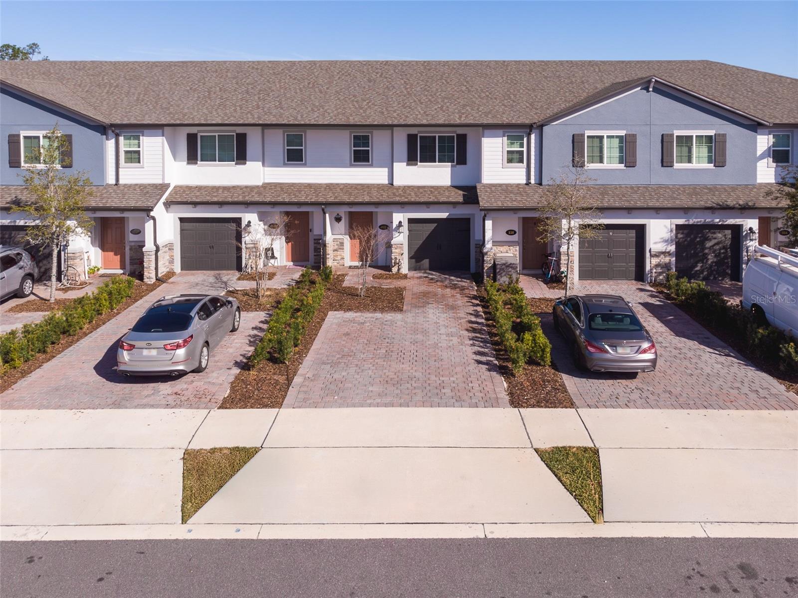 TOWNS AT LAKE MONROE COMMONS - Residential