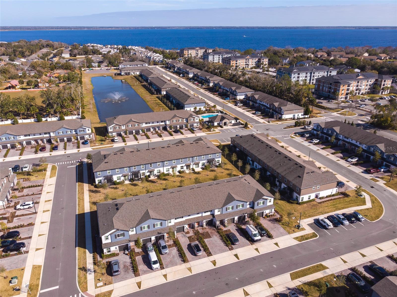 TOWNS AT LAKE MONROE COMMONS - Residential