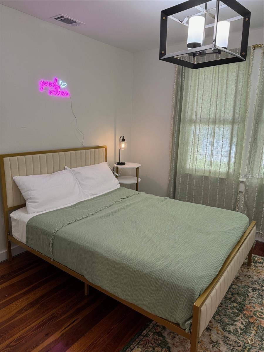 1410 W HUMPHREY STREET