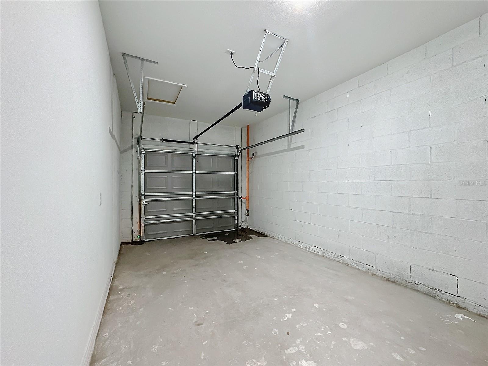 BARTON COURT - Residential Lease