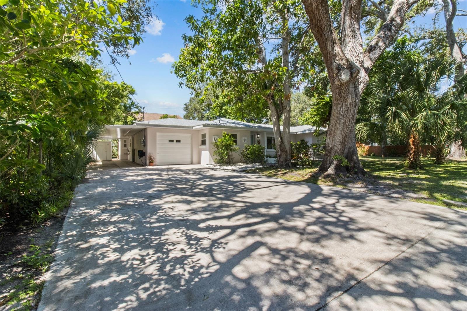 4665 WOODLAND DRIVE