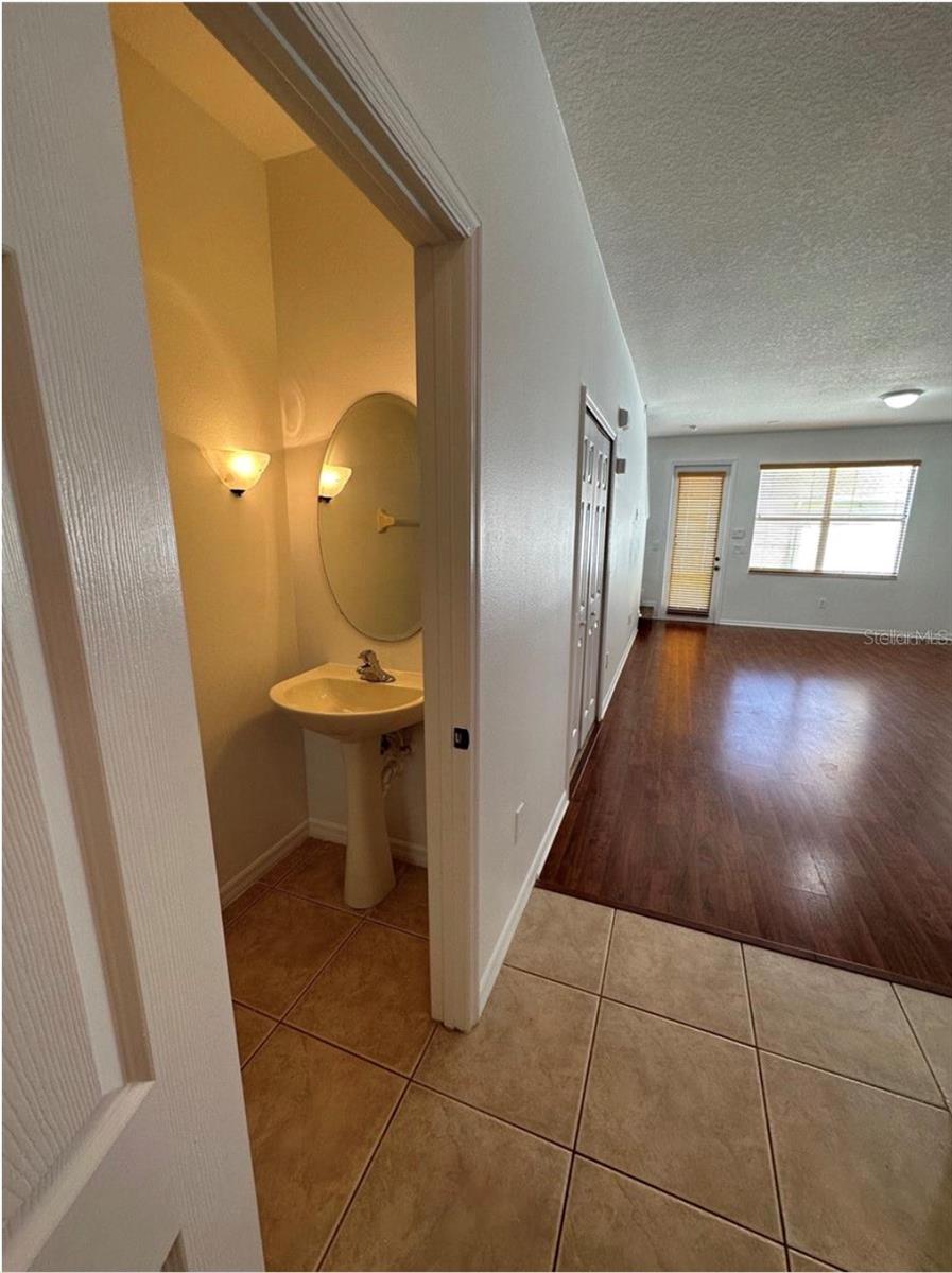 INDEPENDENCE, SIGNATURE LAKES - Residential Lease