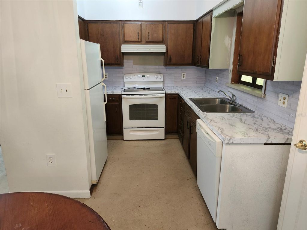 Photo of 411 31st Avenue E, Bradenton, FL 34208 (MLS # A4667512)