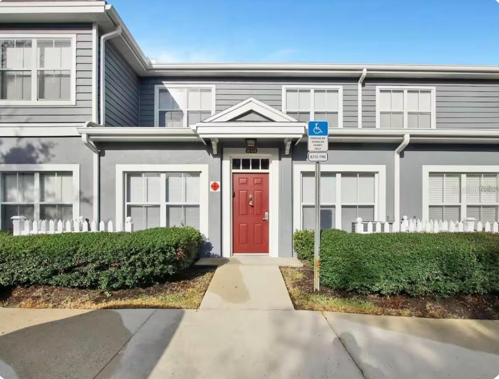 THE VILLAS AT SEVEN DWARFS - Residential Lease