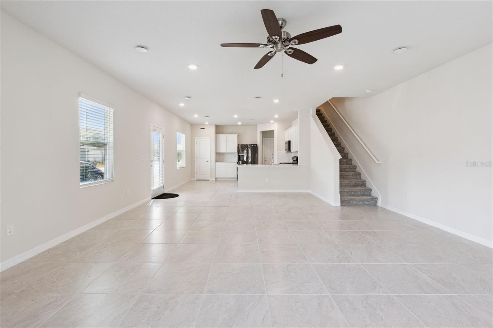 4501 SPARKLING SHELL AVENUE