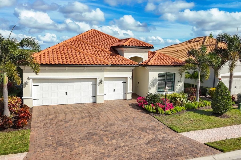 Photo of 7047 Highgate Lane, Lakewood Ranch, FL 34202 (MLS # A4676626)