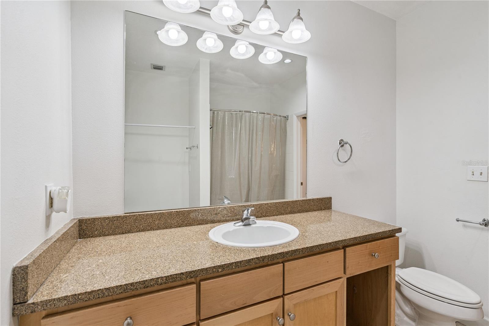 METROPOLITAN/LK EOLA - Residential Lease