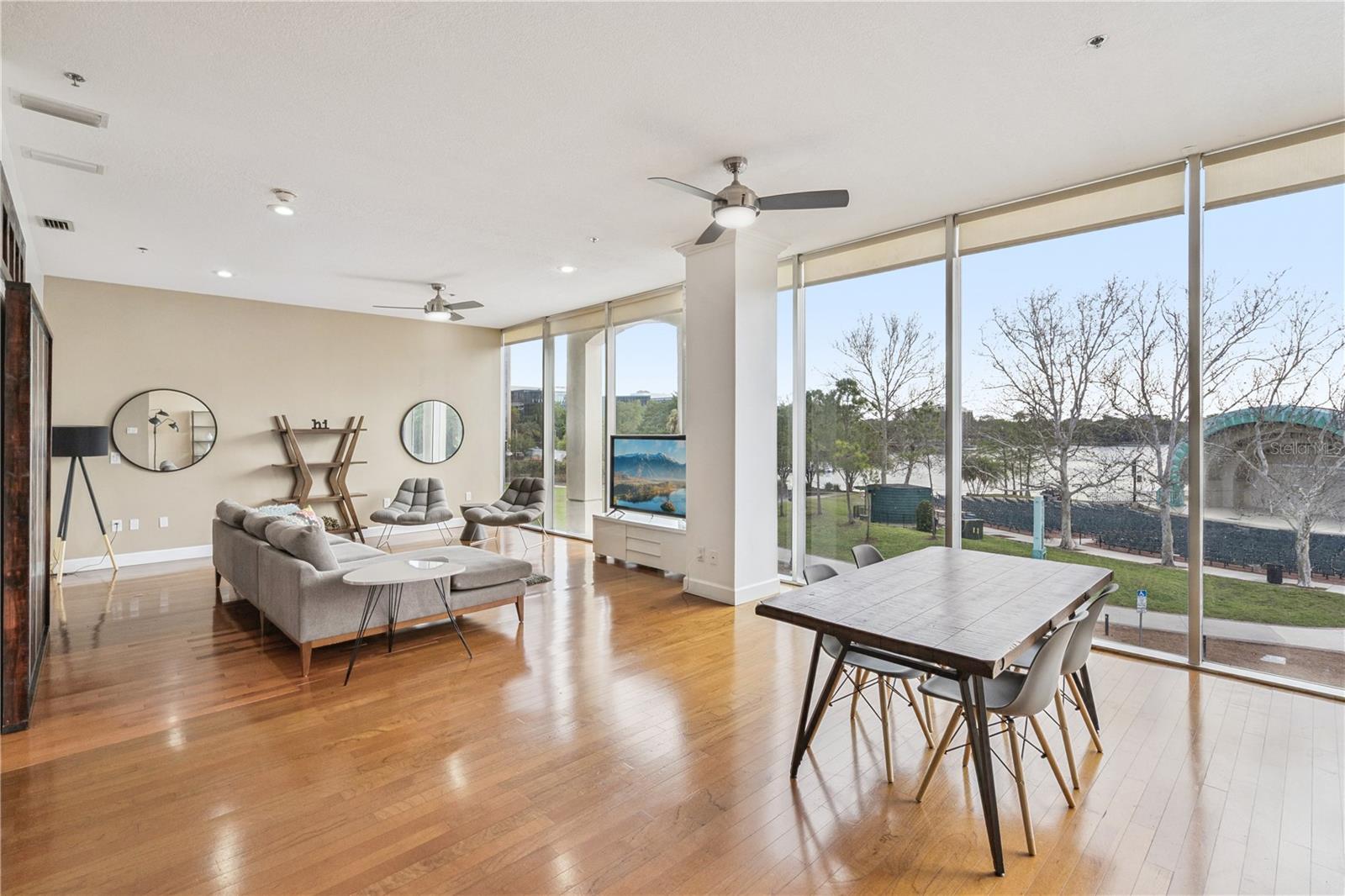 METROPOLITAN/LK EOLA - Residential Lease