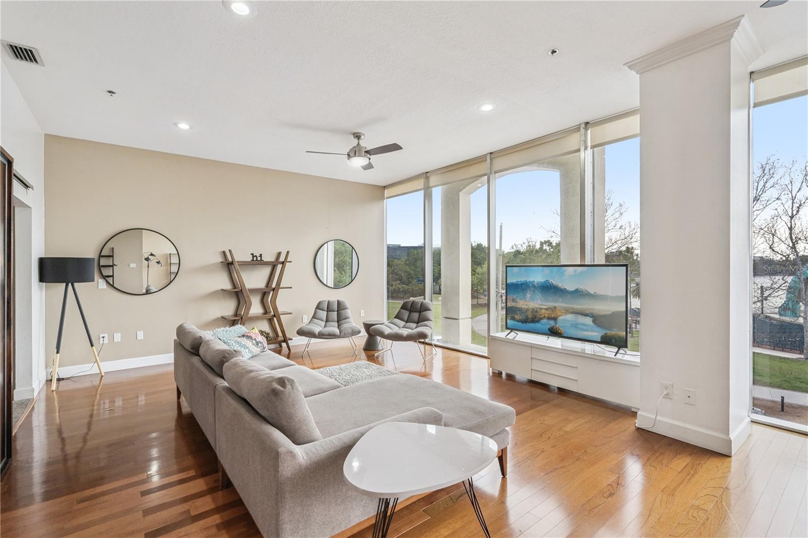 METROPOLITAN/LK EOLA - Residential Lease