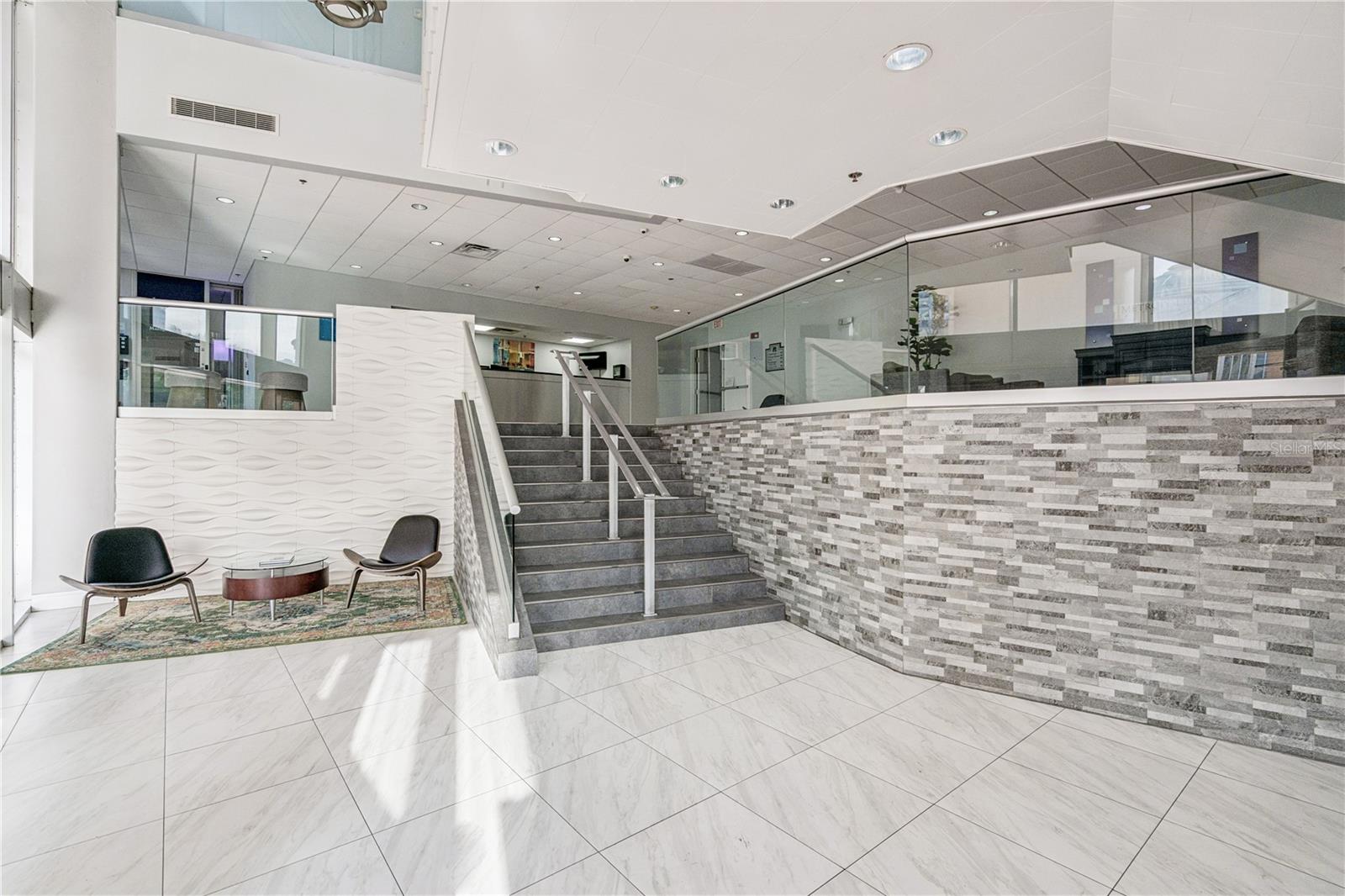 METROPOLITAN/LK EOLA - Residential Lease