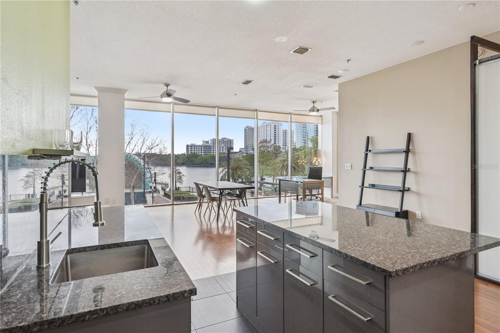 METROPOLITAN/LK EOLA - Residential Lease