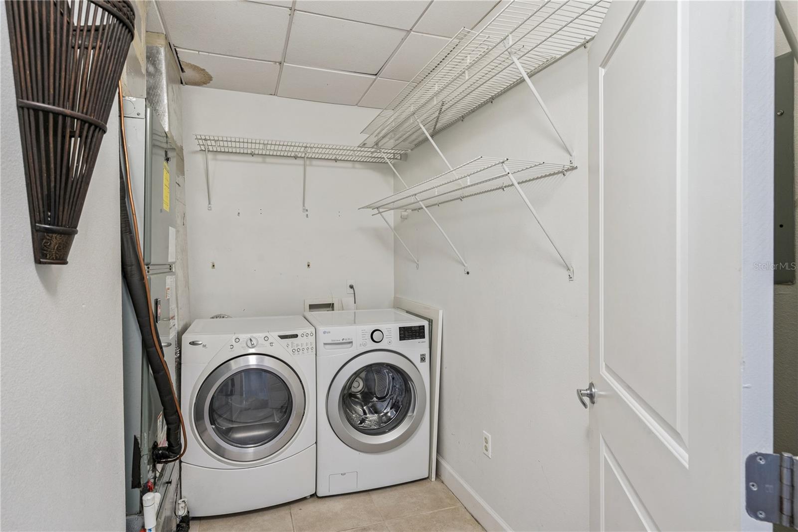 METROPOLITAN/LK EOLA - Residential Lease