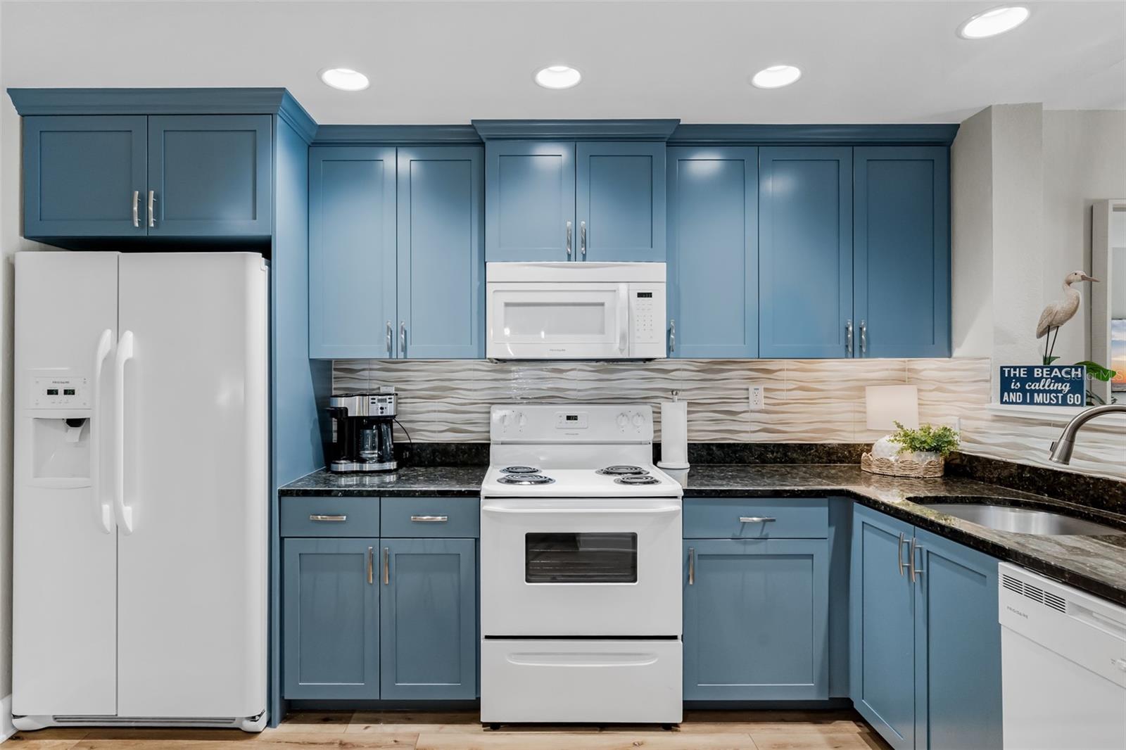 HARBOURSIDE AT MARKER 33 VACATION CONDO - Residential