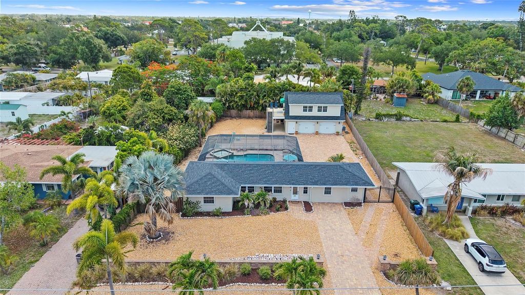 Photo of 6139 Hollywood Boulevard, Sarasota, FL 34231 (MLS # TB8512156)