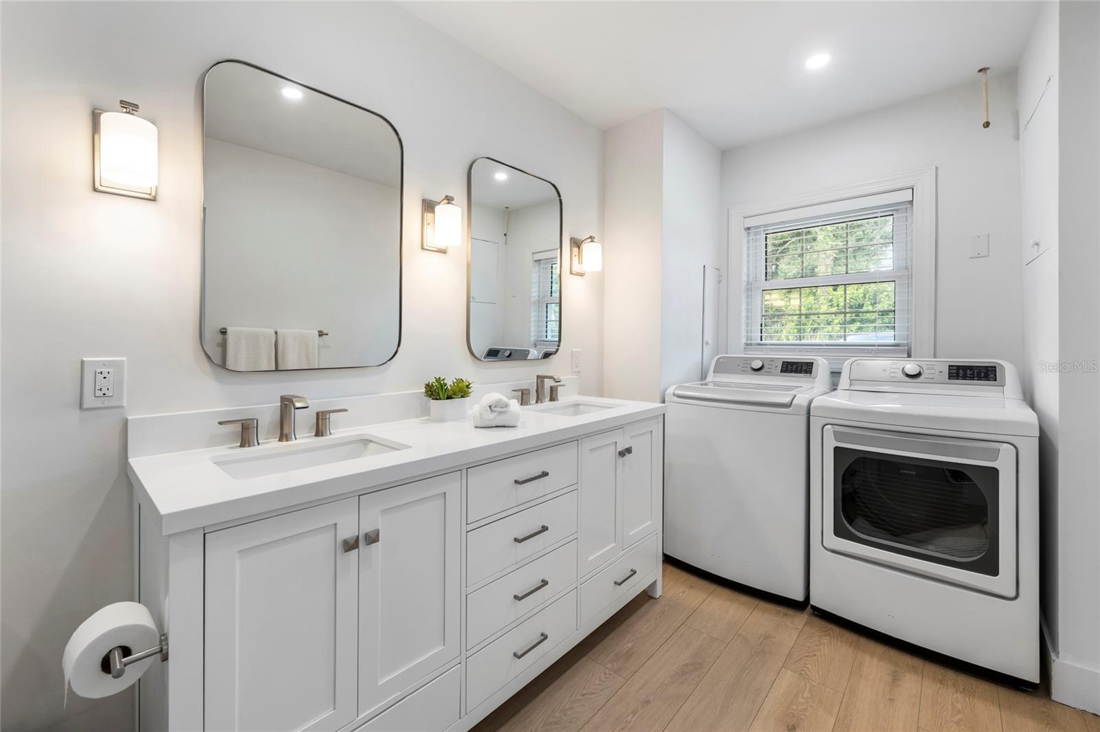 PINE SHORES ESTATE 4TH SEC - Residential
