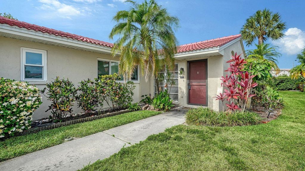 Photo of 2121 Pueblo Circle #V6, Sarasota, FL 34231 (MLS # A4692375)
