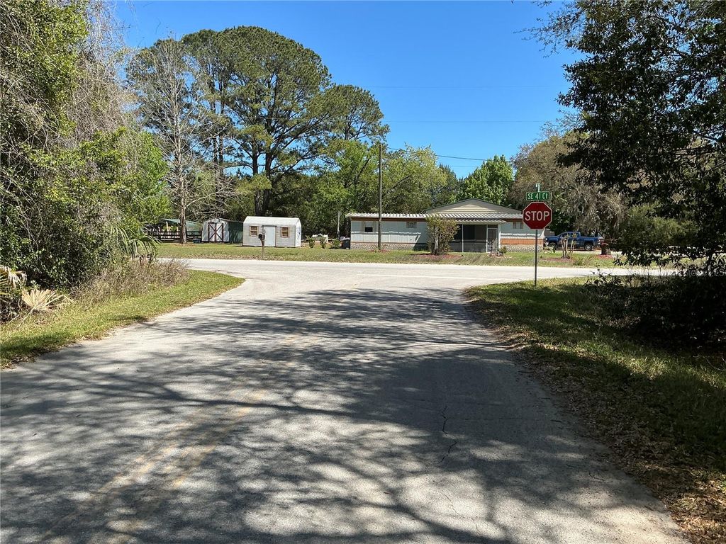 Photo of 0 SE 139th Lane, Summerfield, FL 34491 (MLS # OM711711)