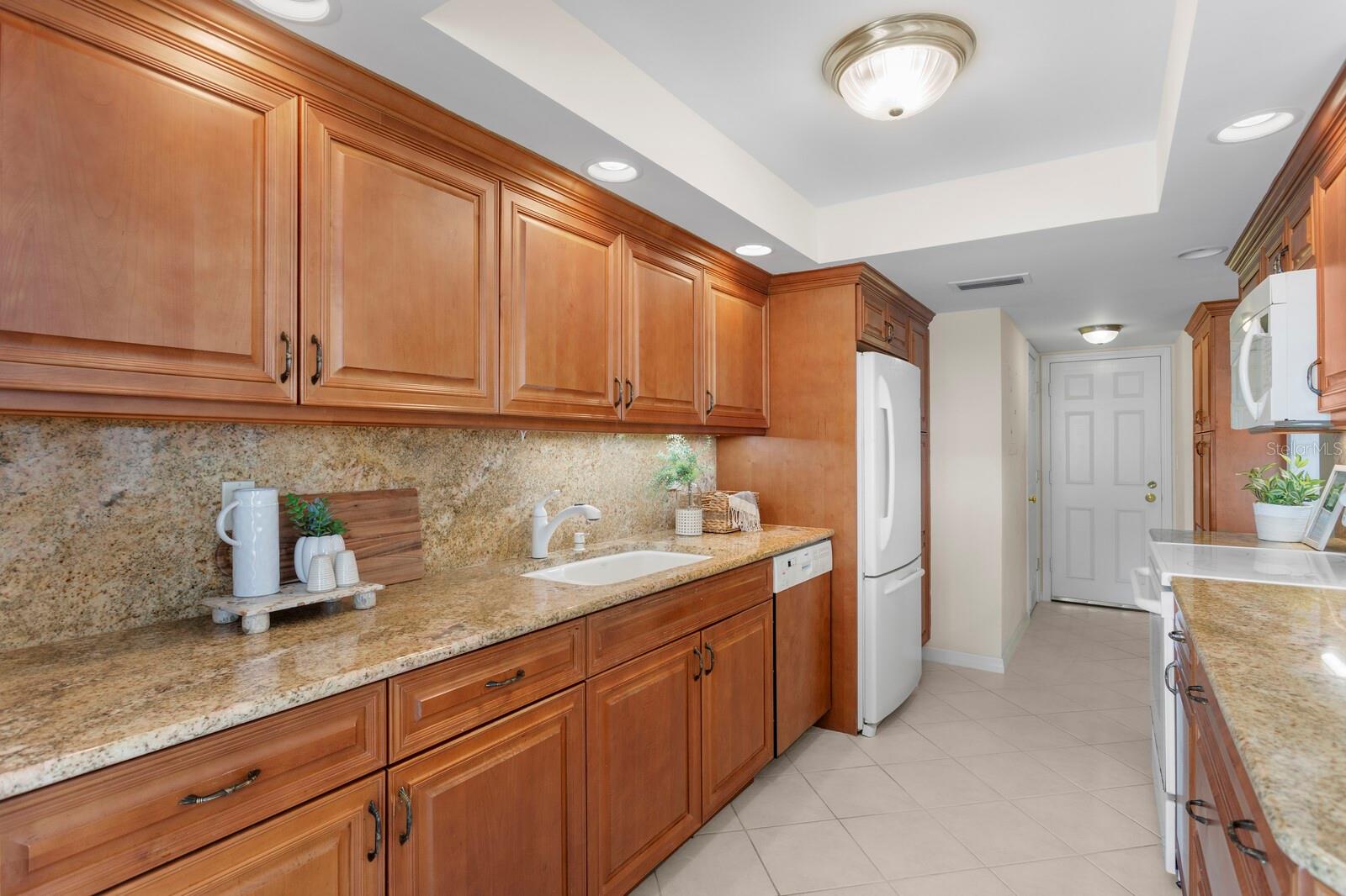 KEY TOWER SOUTH - Residential