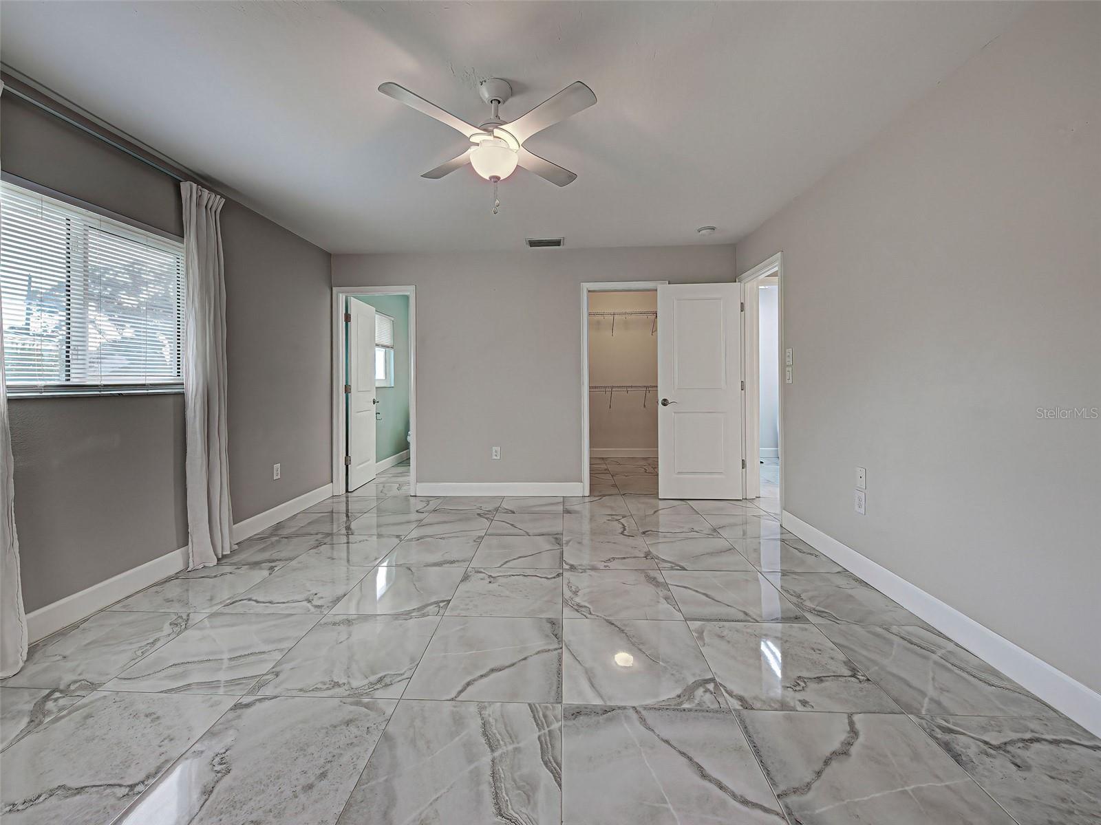 HOURGLASS LAKE ESTATES - Residential