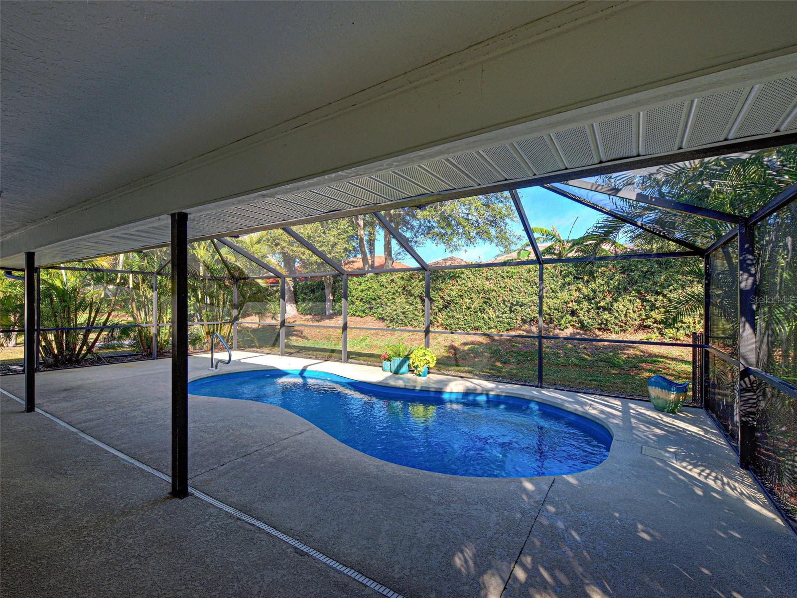 HOURGLASS LAKE ESTATES - Residential