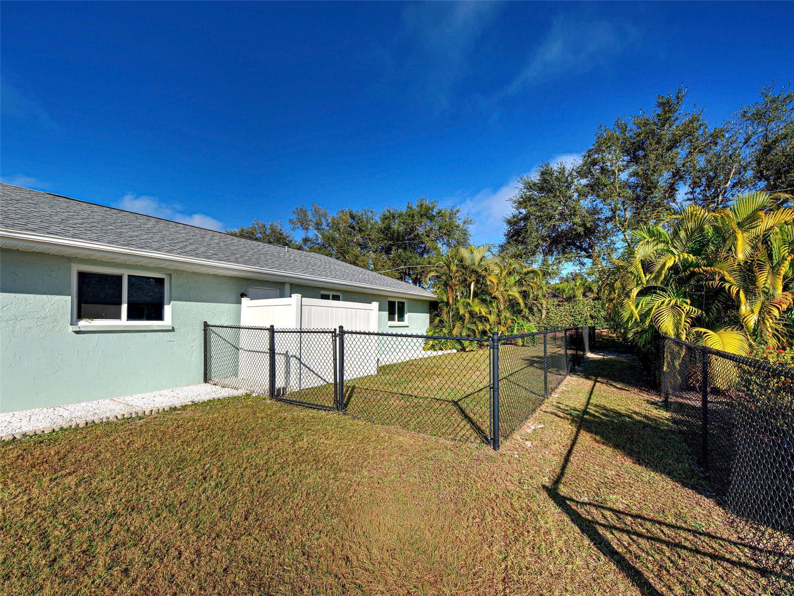 HOURGLASS LAKE ESTATES - Residential