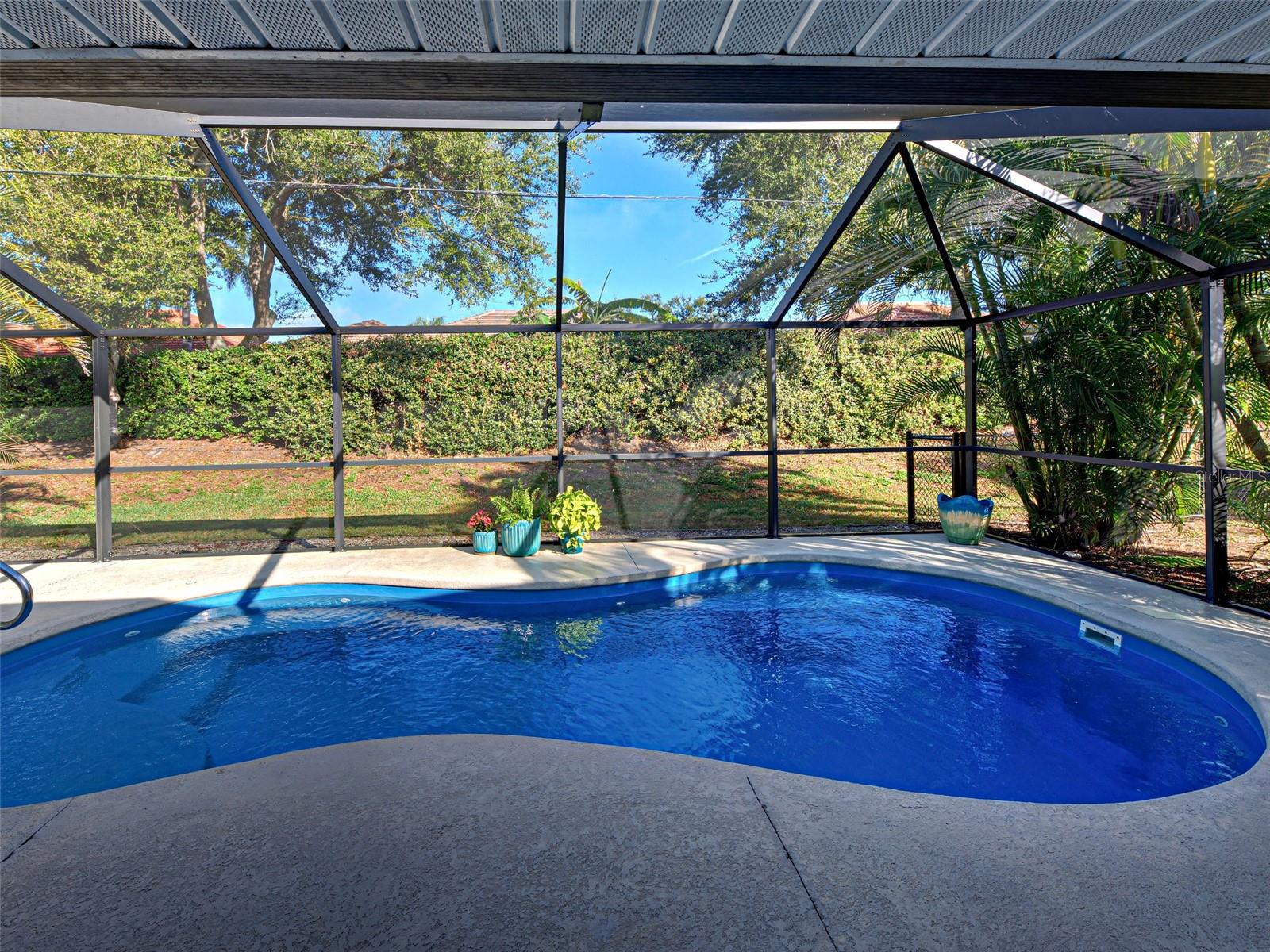 HOURGLASS LAKE ESTATES - Residential