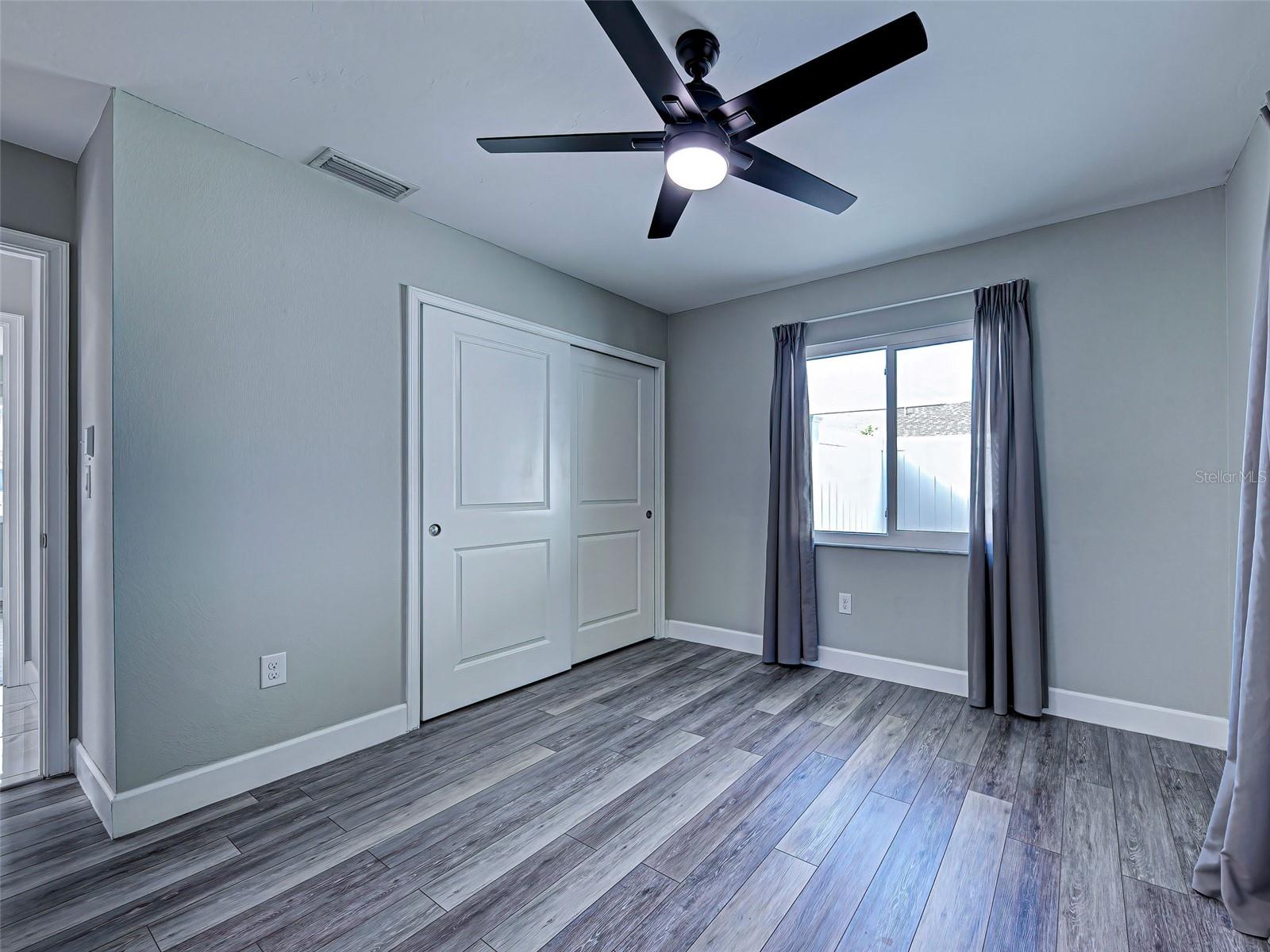 HOURGLASS LAKE ESTATES - Residential