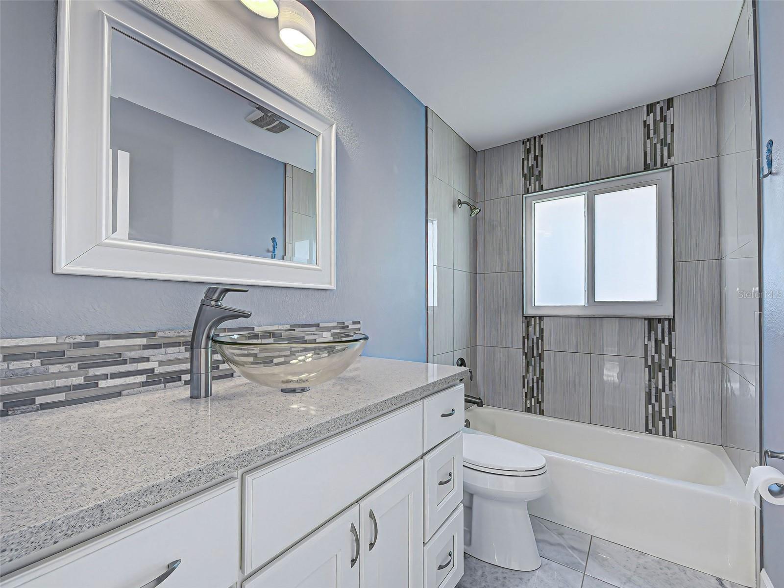 HOURGLASS LAKE ESTATES - Residential