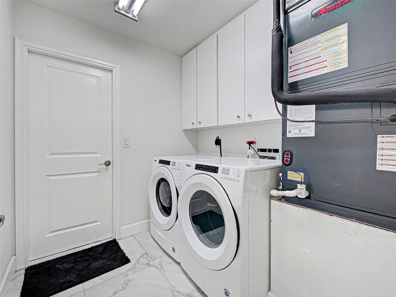 HOURGLASS LAKE ESTATES - Residential