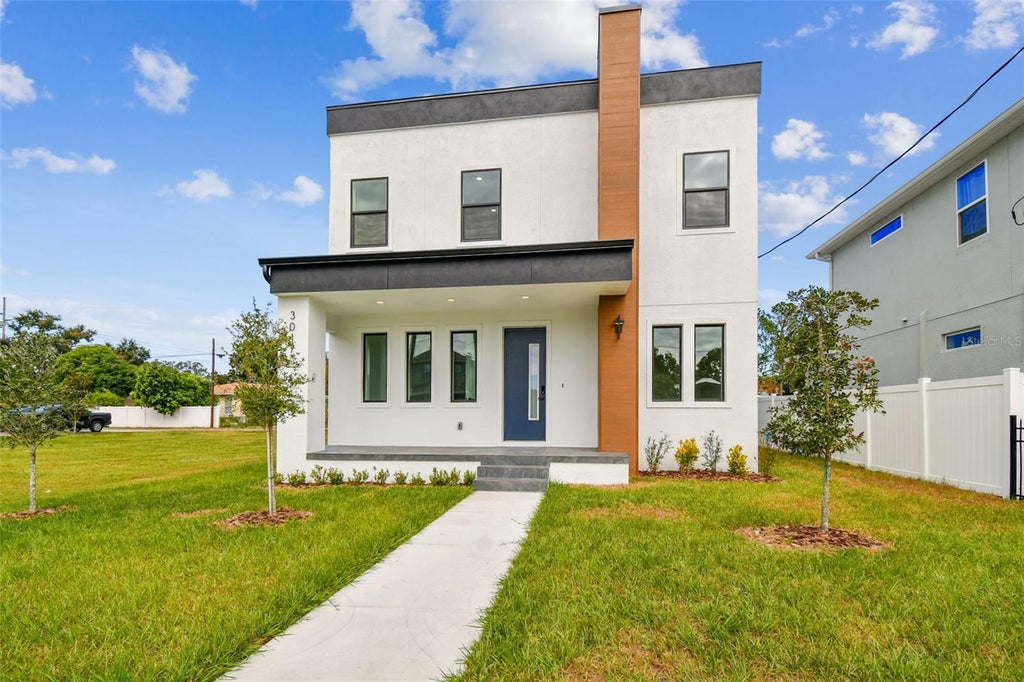 Photo of 3017 W Spruce Street, Tampa, FL 33607 (MLS # TB8546107)