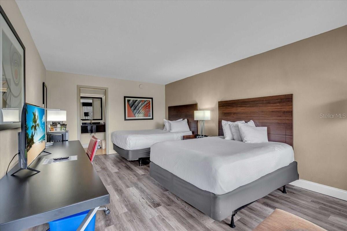 7150 N TAMIAMI TRAIL S615